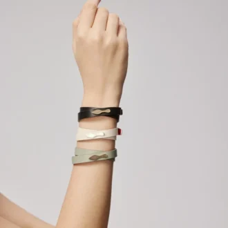Bettina – Armband – Slät kalvskinn – Haiiro