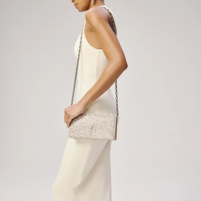 Bettina – Clutch – Mocka, strass och pärlor – Silver