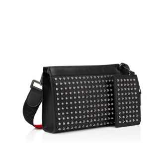 Funky – Crossbody-väskan – Kornat kalvskinn och spikar – Svart
