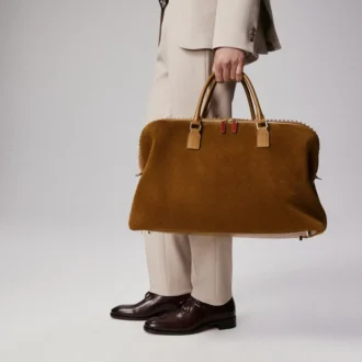 Funky – Duffle Bag – Vänd kalvskinn och spikar – Rhea