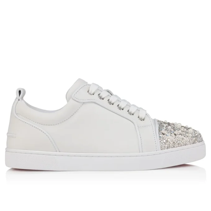 Louise Junior Perla – Sneakers – Kreppsatin, kalvskinn och pärlor – Vit – Dam