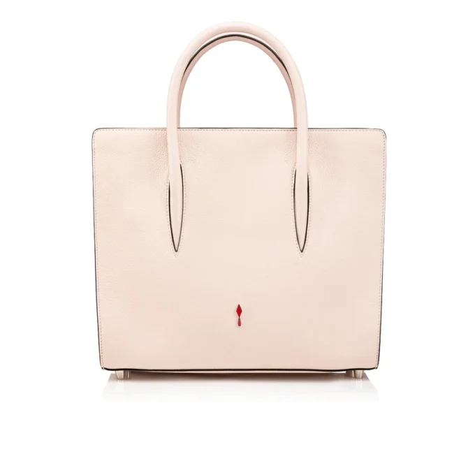 Paloma Medium – Väska med Handtag – Kornat kalvskinn och Louboutin-spikar – Leche Paloma Medium – Väska med Handtag – Kornat kalvskinn och Louboutin-spikar – Leche