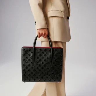 Paloma Medium – Väska med Handtag – Kornat kalvskinn och Louboutin-spikar – Svart